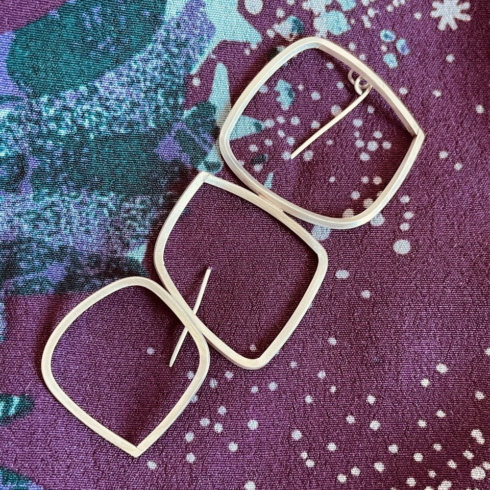 19.5 Collection brooch