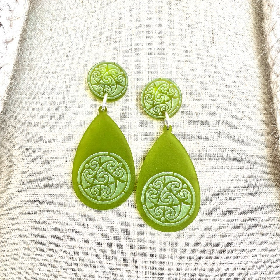 Emerald Green Tear Drop &amp; Button engraved Earrings