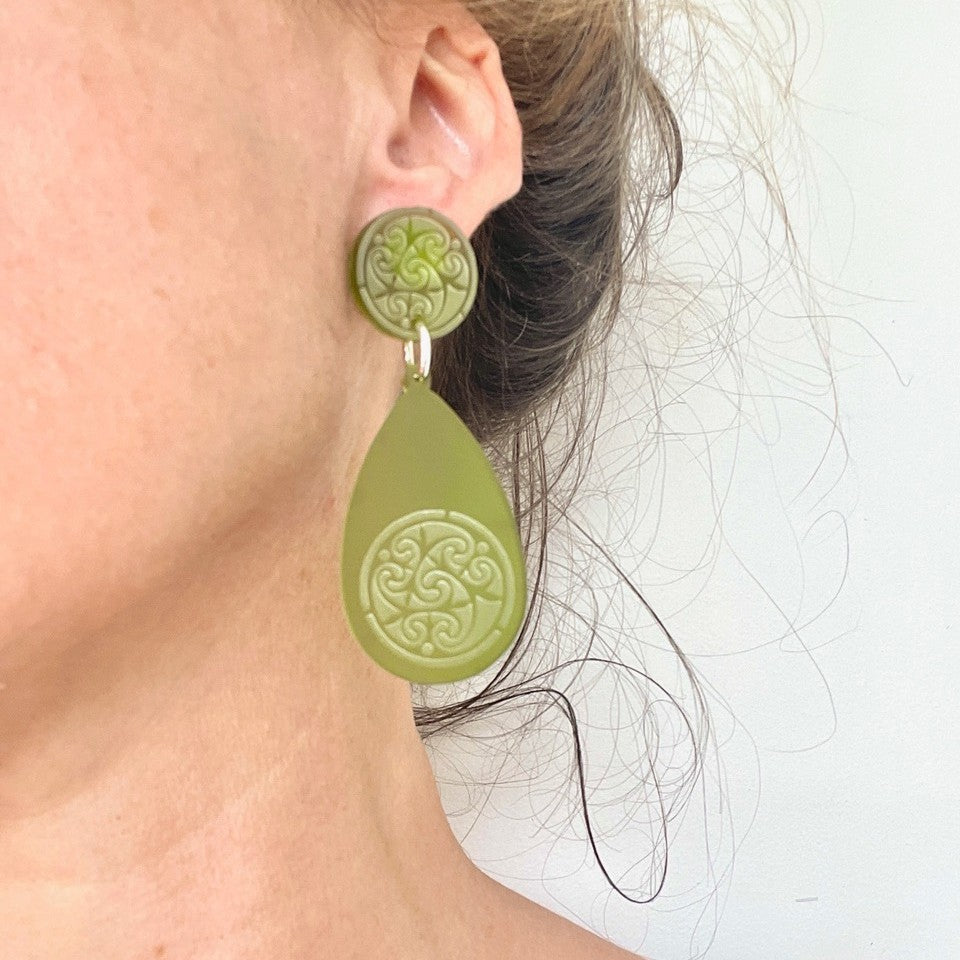 Emerald Green Tear Drop &amp; Button engraved Earrings