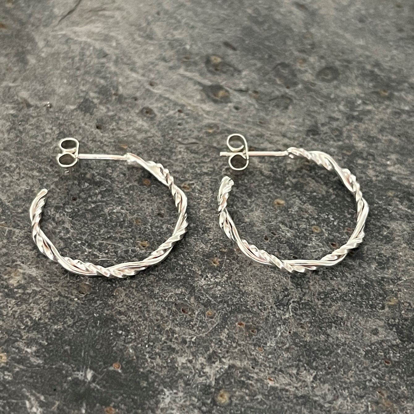 Barry's Twist & Turn Hoop Earrings